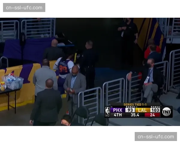 “镜头回放：南特球员与主裁争论，认为一次干净铲断被误判为犯规”