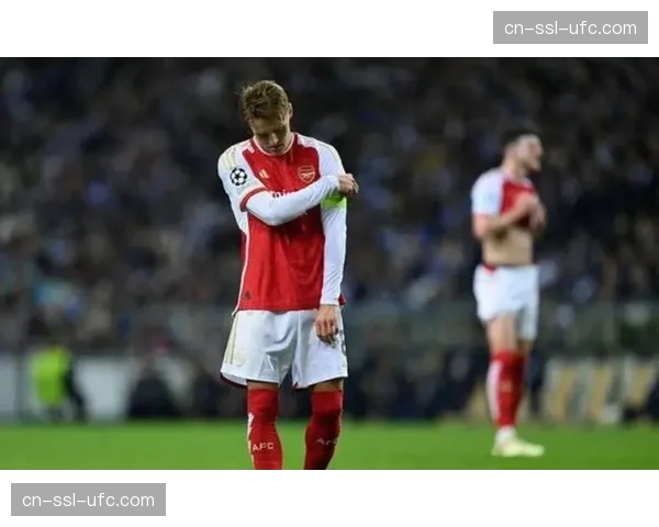 拜仁伤情更新：关键后卫于帕梅卡诺能否出战阿森纳存疑